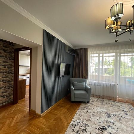 Апартаменты На Арбате Almaty Extérieur photo