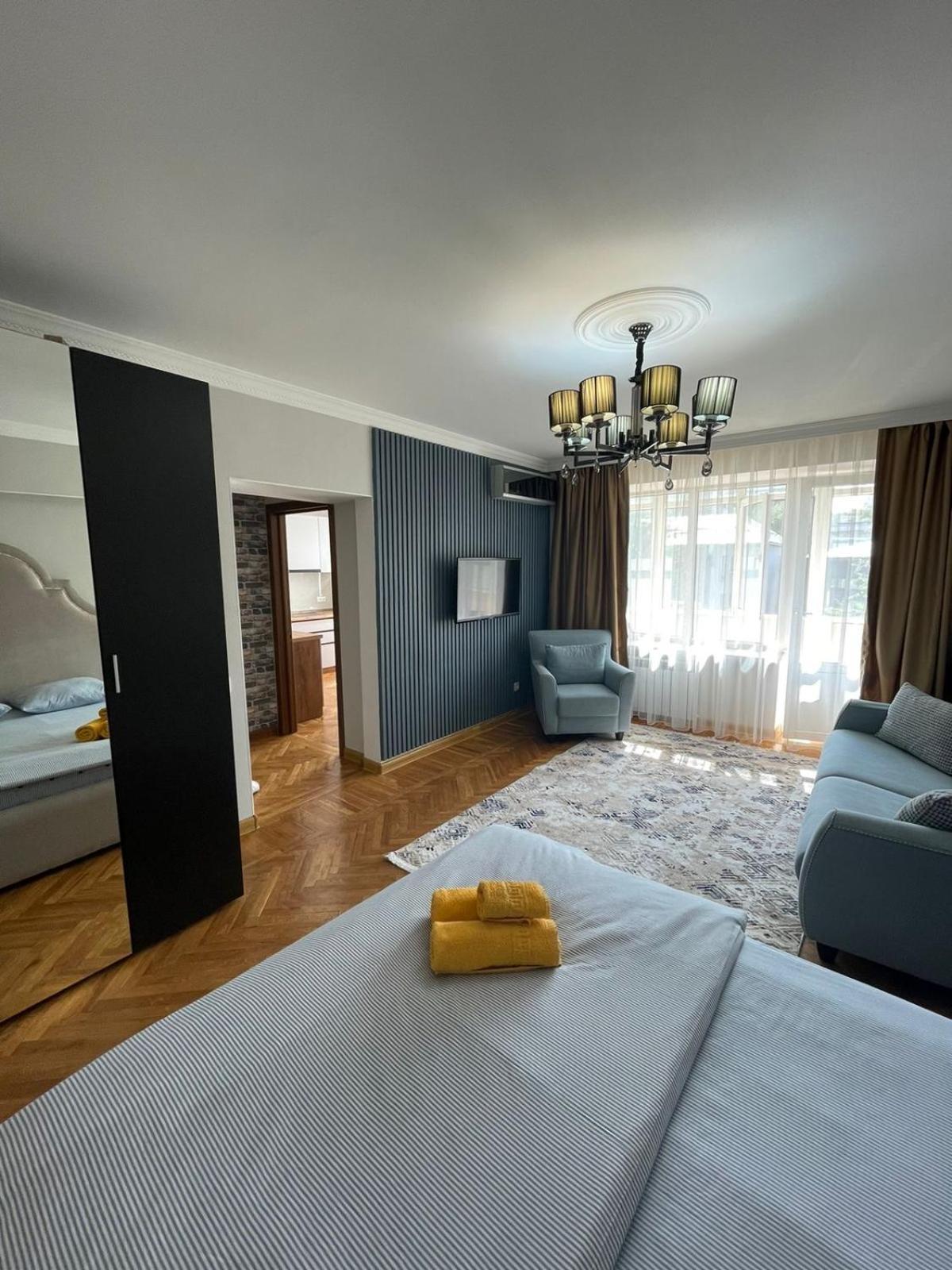 Апартаменты На Арбате Almaty Extérieur photo