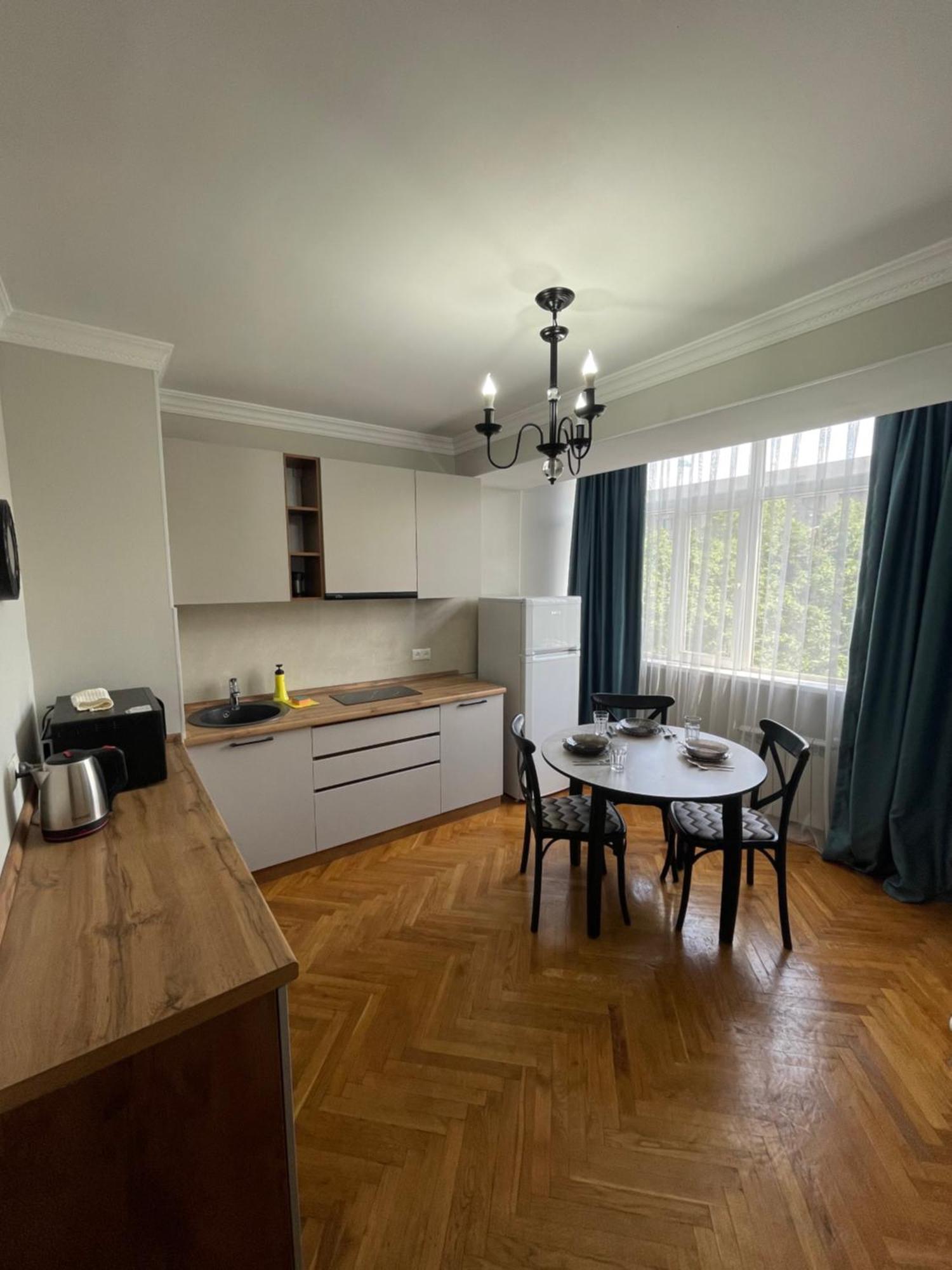 Апартаменты На Арбате Almaty Extérieur photo
